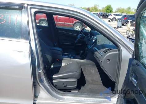 2013 Chrysler 300C Awd из США, поврежденный, VIN 2C3CCAKT2DH665439